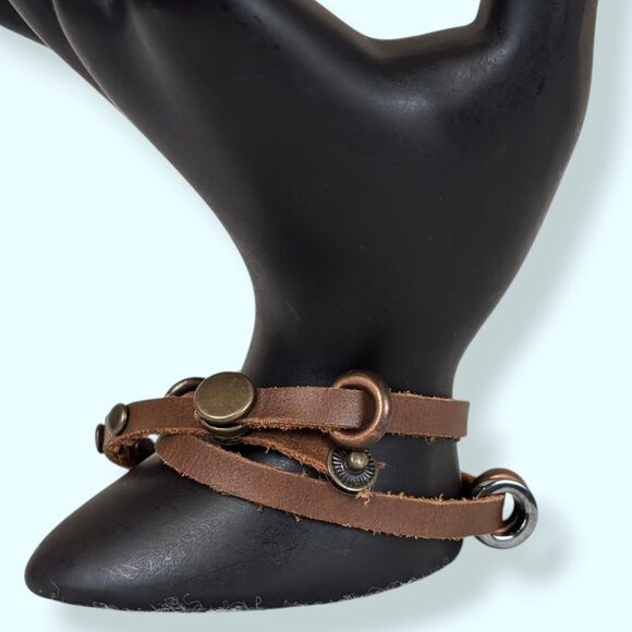 Bohemian Leather Strap Snap Bracelet - Picture 3 of 4